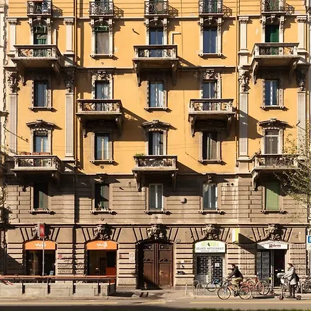 Casa Monet - 10 Minuti Dal Duomo アパート